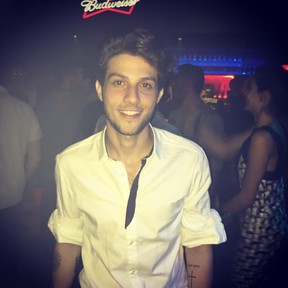 Chay Suede em festa de Hugo Gloss na Zona Sul do Rio (Foto: Instagram/ Reprodução)