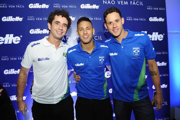 Neymar, Thiago Pereira e Felipe Andreoli (Foto: Samuel Chaves/Brazil News)