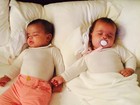 Dentinho posta foto das filhas gêmeas dormindo