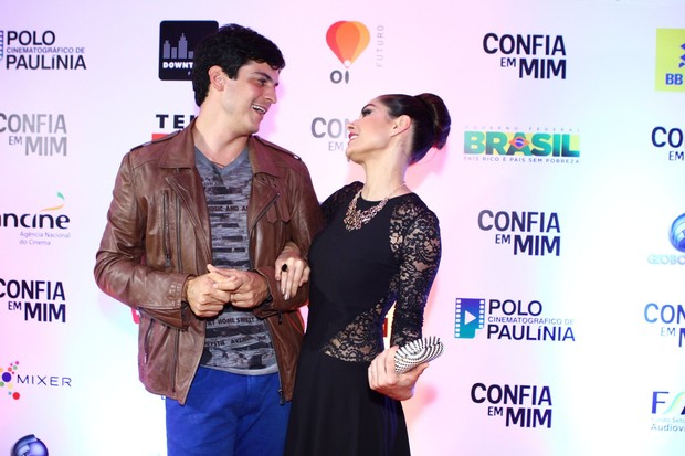 Mateus Solano e Fernanda Machado em pré-estreia no Rio (Foto: Raphael Mesquita / Foto Rio News)