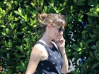 Grávida? Jennifer Garner exibe barriguinha suspeita em Los Angeles