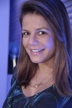 Nívea Stelmann em evento em shopping na Zona Oeste do Rio (Foto: Isac Luz/ EGO)