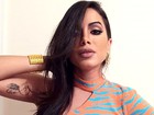 Anitta lança linha de cílios postiços com nomes de suas músicas