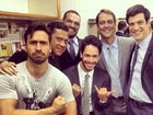 Julio Rocha posa com Mateus Solano e Marcello Antony: 'Galãs da Globo'