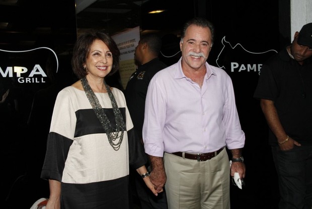 Tony Ramos e a mulher (Foto: Alex Palarea e Roberto Filho / AgNews)
