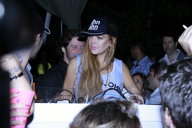 Lindsay Lohan em Florianópolis (Foto: Alex Macedo/ AgNews)