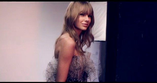 Taylor Swift posa para revista (Foto: Reprodução)