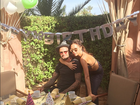 Victoria Beckham posta foto de festa de 40 anos do marido, David