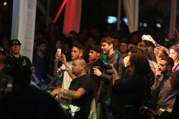 Show de Thiaguinho tem presença de Neymar (Foto: Marcos Samerson / We Love Photo)