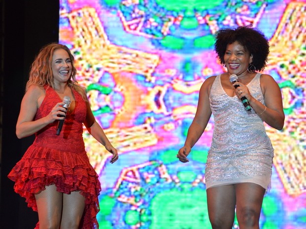 Daniela Mercury e Margareth Menezes em show em Salvador, na Bahia (Foto: Felipe Souto Maior/ Ag. News)