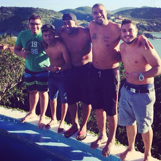 Adriano e amigos (Foto: Instagram / Reprodução)