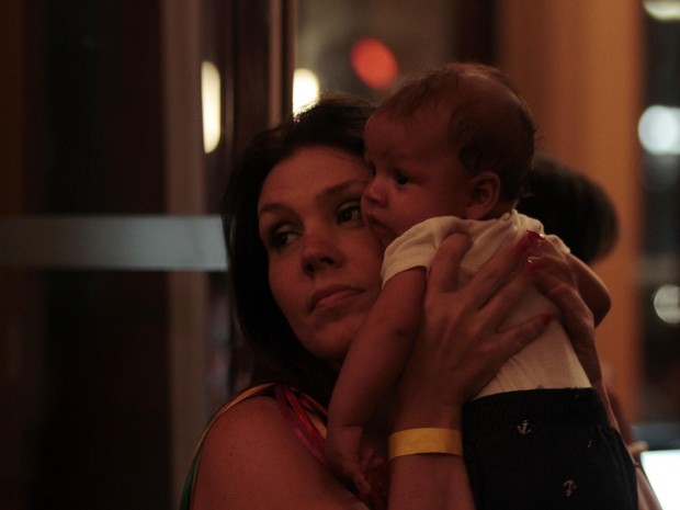 Simony com o filho caçula, Anthony, em festa em São Paulo (Foto: Paduardo/ Ag. News)