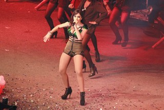 Anitta no palco em show no Rio (Foto: Isac Luz/EGO)