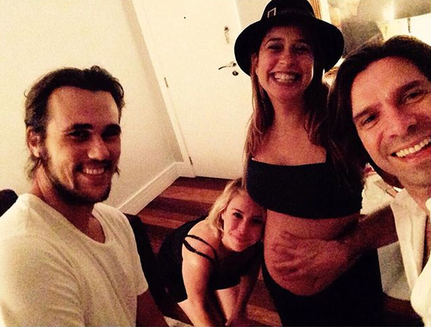 Paloma Duarte com Bruno Ferrari e amigos (Foto: Reprodução / Instagram)