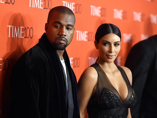 Kim Kardashian e Kanye West em festa da revista “TIME” em Nova York, nos Estados Unidos (Foto: Timothy A. Clary/ AFP)