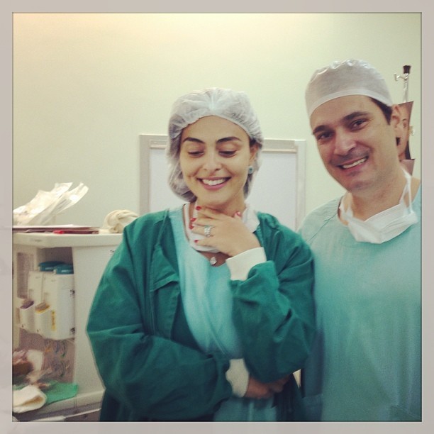 Juliana Paes acompanha cirurgia (Foto: Instagram / Reprodução)