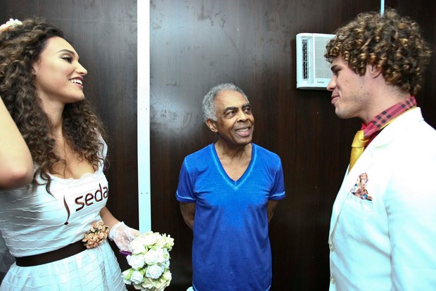 O casal de atores com Gilberto Gil (Foto: Marcelo Loureiro/Divulgação)