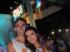 Renata Molinaro curte carnaval baiano com o namorado