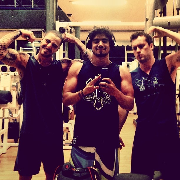 Felipe Titto, Caio Castro e Rodrigo Andrade em academia (Foto: Instagram/ Reprodução)