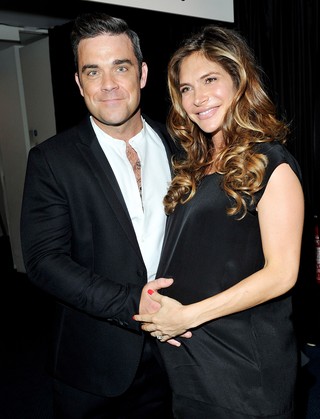 Robbie Williams e a mulher, Ayda Field, em premiação de revista em Londres, na Inglaterra (Foto: Dave M. Benett/ Getty Images/ Agência)