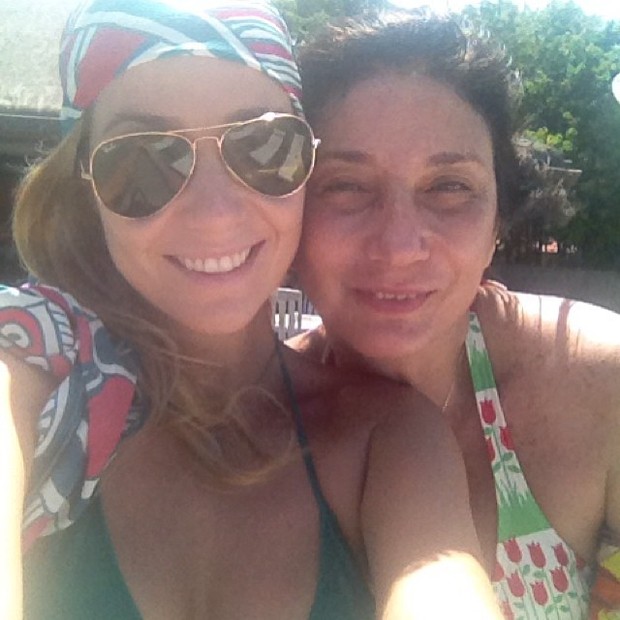 Luiza Possi posa com a mãe, Zizi  (Foto: Reprodução/ Instagram)