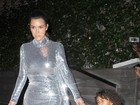 Kim Kardashian e North West usam vestidos iguais nos Estados Unidos