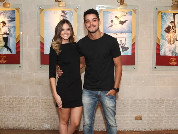 Juliana Paiva e Rodrigo Simas em evento em restaurante na Zona Oeste do Rio (Foto: Anderson Borde/ Ag. News)