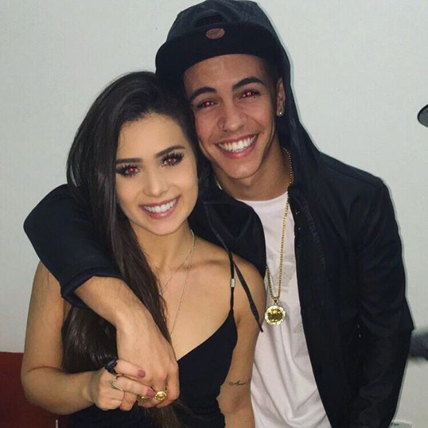 Biel posa com a namorada, Flávia Pavanelli, em seu aniversário (Foto: Reprodução/Instagram)