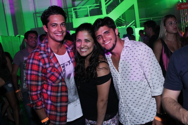 Raphael Viana, Marcele Nery e Bruno Gissoni na festa M.I.S.S.A. (Foto: Raphael Mesquita/ Foto Rio News)