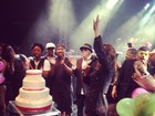 Dia de Ivete! Cantora comemora aniversário em show em Minas Gerais