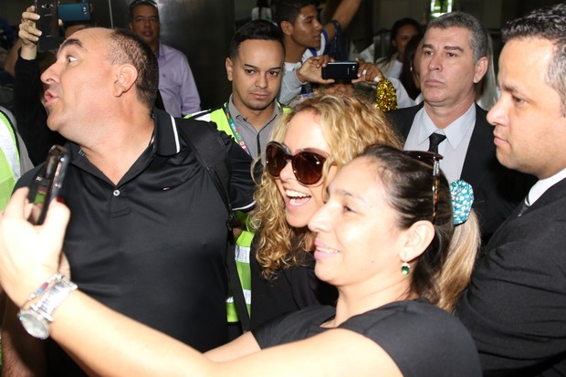 Lucero no aeroporto internacional de São Paulo (Foto: Thiago Duran / AgNews)