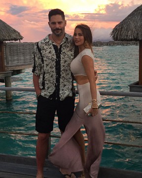 Joe Manganiello e Sofia Vergara em Bora Bora, na Polinésia Francesa (Foto: Twitter/ Reprodução)