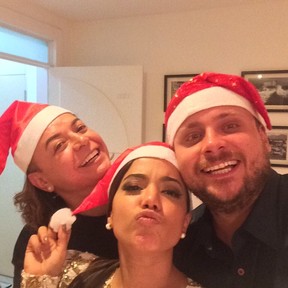 David Brazil e Anitta com o produtor Leo Fuchs em festa no Rio (Foto: Instagram/ Reprodução)