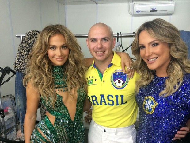 Jennifer Lopez, Pitbull e Claudia Leitte (Foto: Twitter / Reprodução)