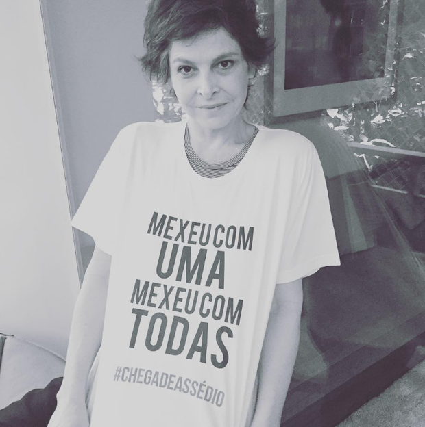 A atriz Drica Moraes veste a camisa de campanha na web contra assédio sexual  (Foto: Reprodução/Instagram)