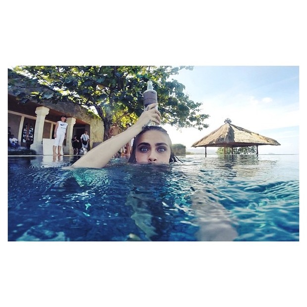 Cara Delevingne em Bali, na Indonésia (Foto: Instagram/ Reprodução)