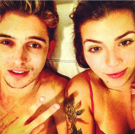 Petra Mattar e namorado (Foto: Reprodução/Instagram)