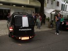 Corpo de José Wilker deixa apartamento no Rio 