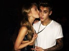 Justin Bieber ganha beijo de loira em bastidores de clipe