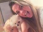 Carol Dantas posa com o filho e a cachorrinha: 'Meus dois amores'