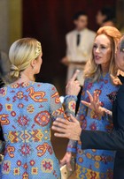 Saia justa: Nicky Hilton e mulher de estilista usam o mesmo vestido