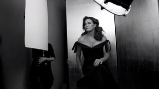 Caitlyn Jenner nos bastidores de ensaio para a revista Vanity Fair (Foto: Reprodução)