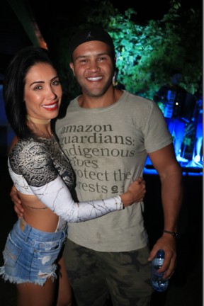 Bella Falconi e o marido, Ricardo Rocha, em evento em hotel em Jericoacoara, no Ceará (Foto: Fred Pontes/ Divulgação)