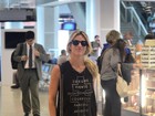 Giovanna Ewbank embarca estilosa no aeroporto