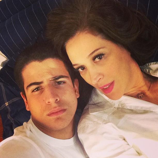 Enzo com a mãe, a atriz Claudia Raia (Foto: Instagram/ Reprodução)