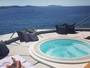 Nicole Scherzinger posta foto de biquíni curtindo o sol da Croácia