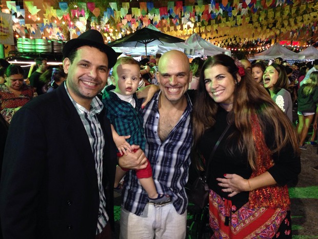 O ator Marcelo Mimoso, Ricca Barros, Luciana Coutinho e o filho, Lucca (Foto: Rafael Godinho)