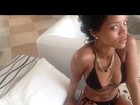 Rihanna volta a publicar fotos de biquíni
