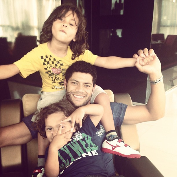 Hulk posta foto com os filhos (Foto: Instagram / Reprodução)