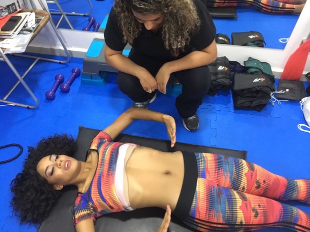 Raíssa Santana adere a técnica de abdominal hipopressivo  (Foto: Alexandre Pinheiro/Divulgação)